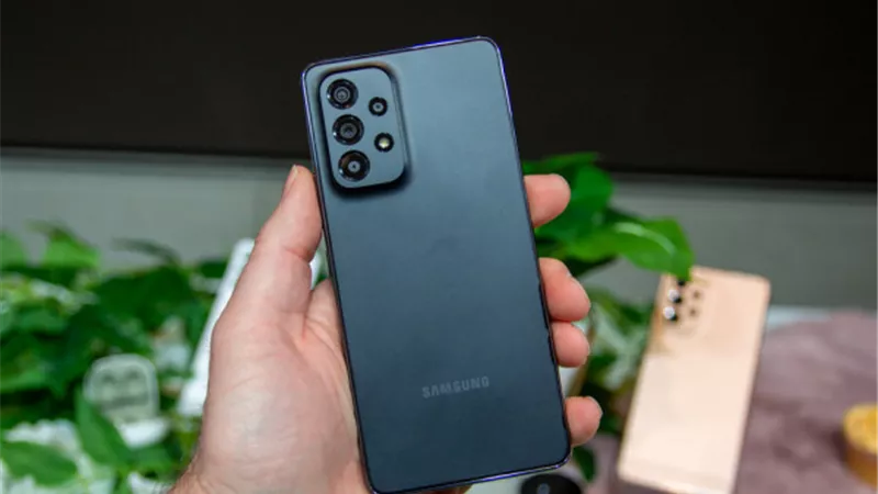 خصم يصل لـ 2400 جنيه.. تعرفي على سعر ومواصفات موبايل Galaxy A53 5G