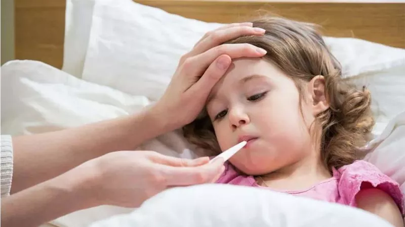 بطرق بسيطة.. كيف تتعاملين إذا أصيب طفلك بمرض نادر؟