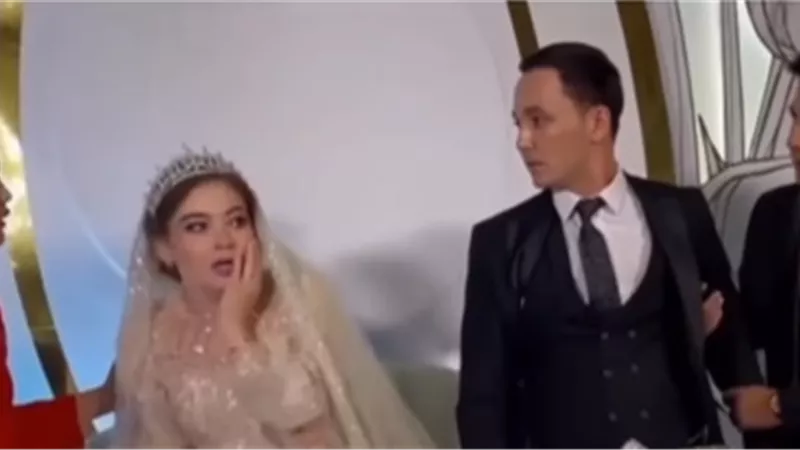 عريس يضرب زوجته في حفل الزفاف.. صور