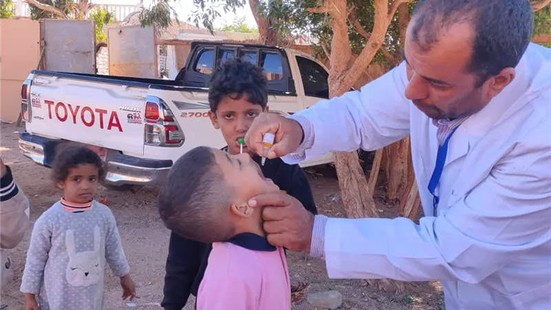 صور| تطعيم 98% من المستهدفين في حملة شلل الأطفال بجنوب سيناء