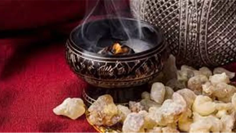 في يوم الجمعة.. تعرفي على أضرار البخور بالمنزل