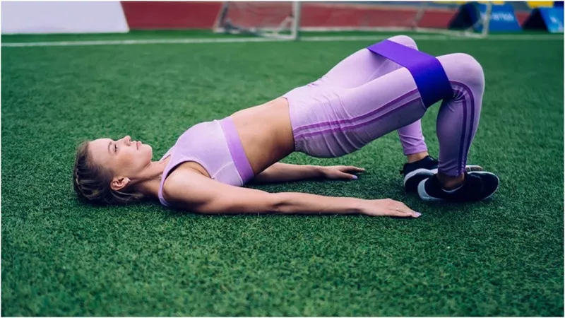 يساعدك في الحصول على قوام مثالي.. تمرين الضفدع وطريقة أدائه بالمنزل