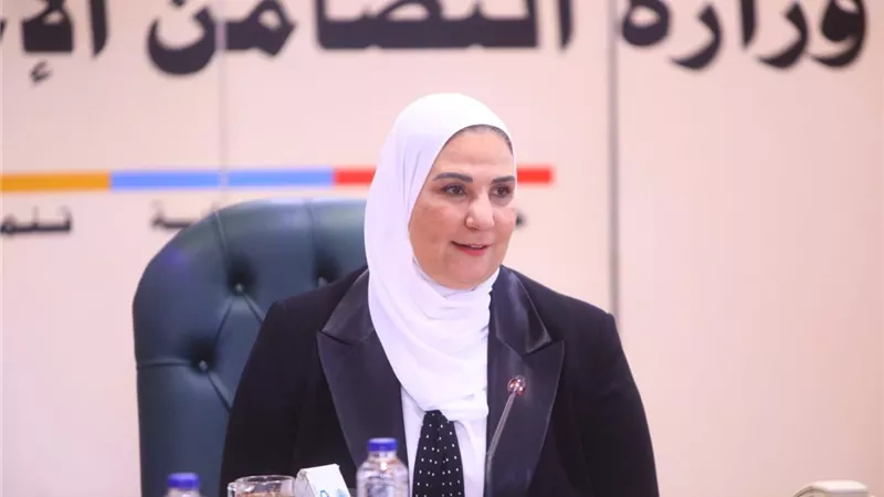 نيفين القباج تسلم جوائز مسابقة برنامج التضامن الاجتماعي «5 تركيز»