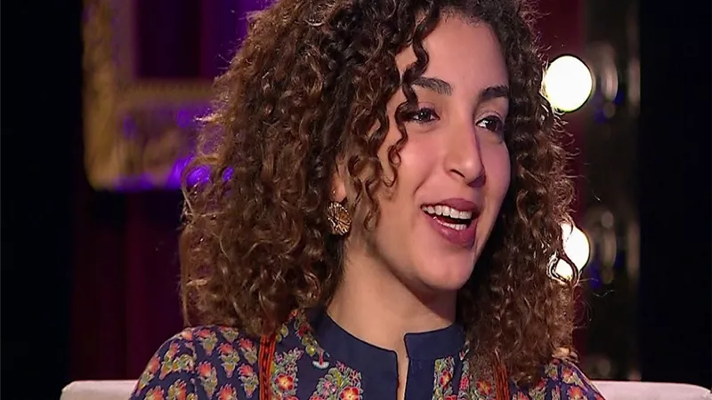 قُبلة «صاحبتي» تعرض كوثر يونس للانتقادات