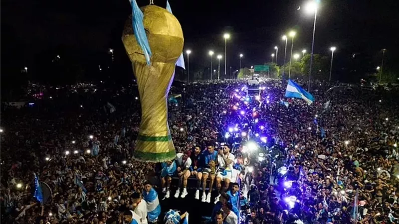 كأس العالم 2022 منتخب الأرجنتين ينجو من كارثة والمواطنون: تعلموا من المغرب (فيديو)