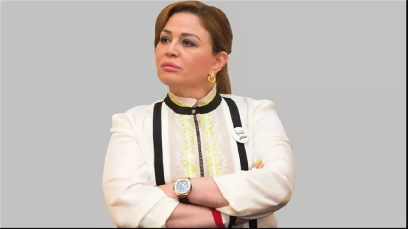 إلهام شاهين تدعم السياحة المصرية بزيارة للمتحف الكبير