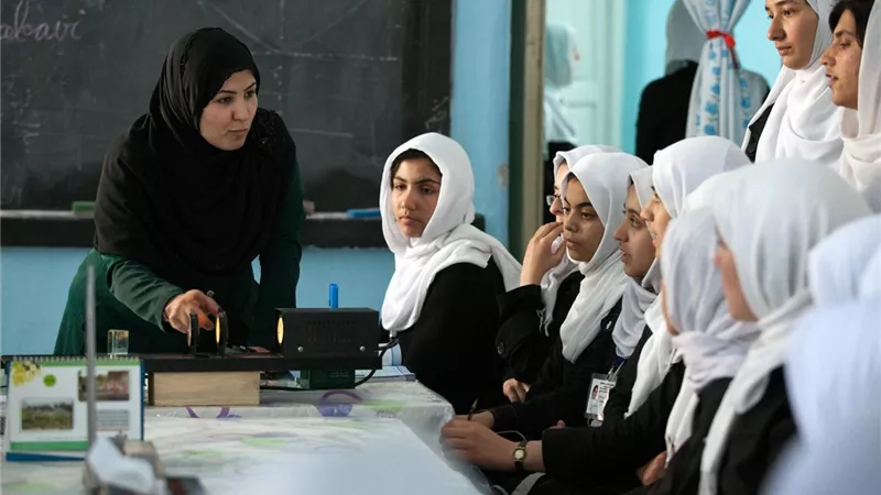 طالبات أفغانستان في مهب الريح والأزهر يرد