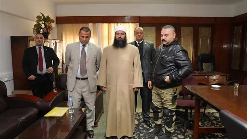 وقف مأذون شرعي نشر أخبارا خاطئة عن قانون الزواج الجديد