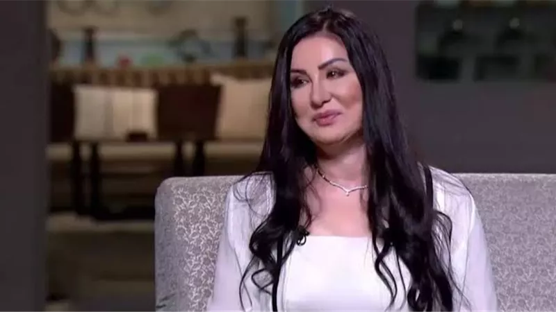 وفاء سالم تثير الجدل مجددا بإعلان اعتزال التمثيل: «فيه حجر على قلبي» (فيديو)