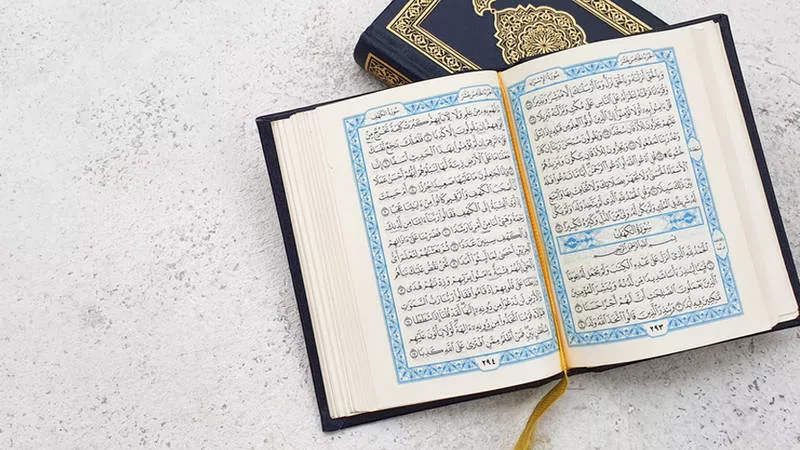 ما حكم الشرع في قراءة سورة الكهف جماعة يوم الجمعة؟ علي جمعة يجيب