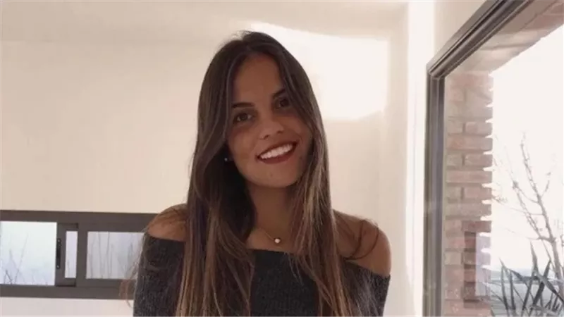 مقطع فيديو يضع خطيبة نجم الأرجنتين في موقف محرج