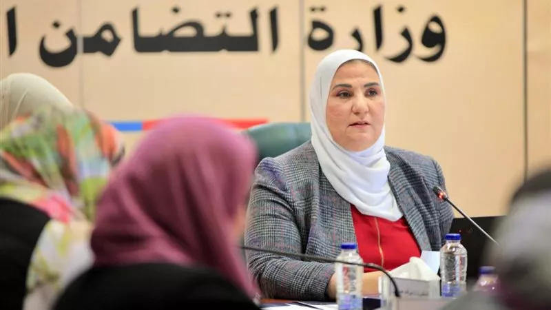 وزيرة التضامن الاجتماعي تعقد اجتماعًا يستهدف تأهيل سكان المناطق العشوائية 