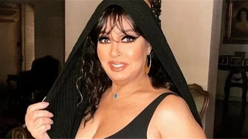 فيفي عبده: «رقصت بالجلابية عشان معنديش فلوس أجيب بدلة رقص وحاسة إني 25 سنة»