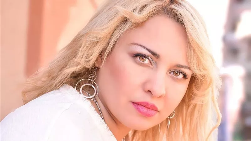 خبيرة طاقة: «لو جوزك ضعيف جنسيا غيري حنفية المطبخ»