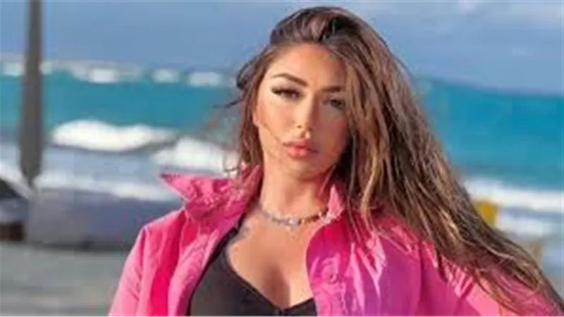 أحمد سلامة يكشف حقيقة خلافه مع ابنته سارة بسبب ملابسها الجريئة