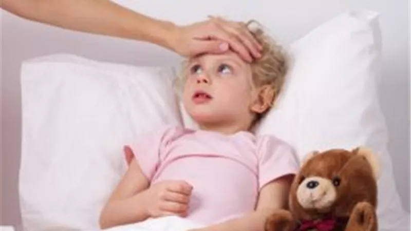 ما أسباب الحمى عند الأطفال؟ ومتى تزورين الطبيب؟