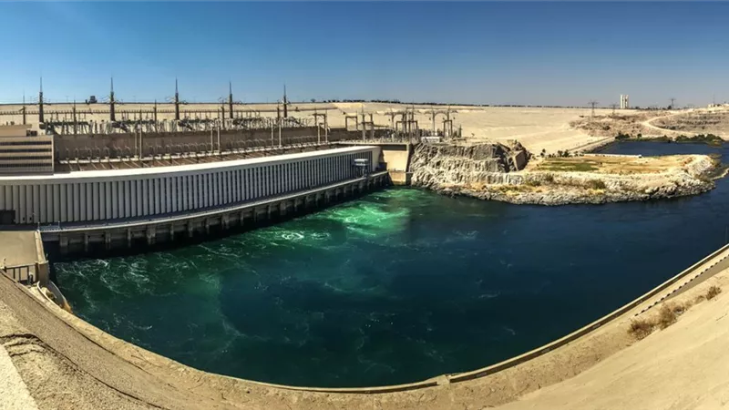 حدث في مثل هذا اليوم وضع حجر أساس السد العالي ورحيل حمادة إمام