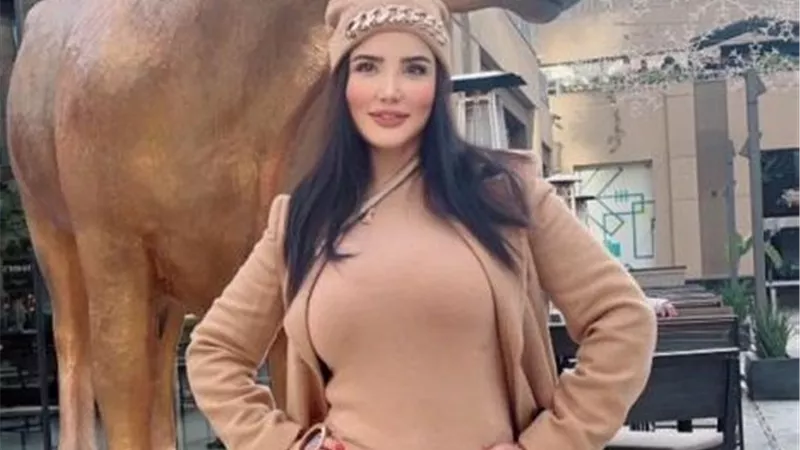 «شاهدي» بنطلون جيهان عبدالعظيم يشعل الجدل والفنانة تعتذر