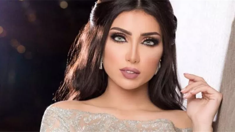 دنيا بطمة تتصدر التريند بإطلالة غريبة والجمهور «بتقلد هيفاء وهبي»