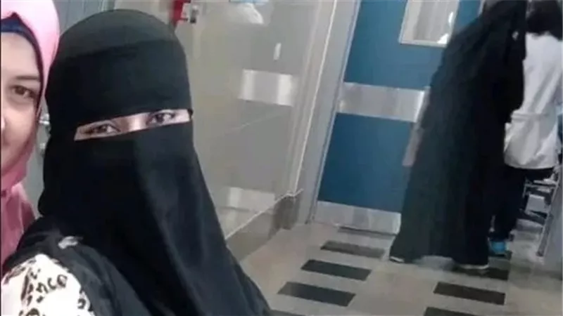 اعترافات قاتل سيدة بورسعيد بمعاونة ابنتها: «لاقتني نايم جنب المتهمة»