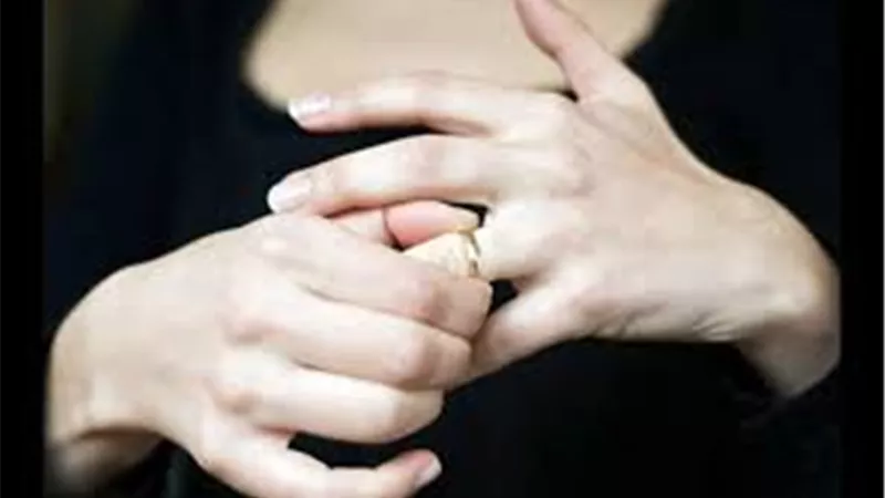 شيماء أمام المحكمة: «زوجي عينه فارغة وأشعر معه بالدونية»