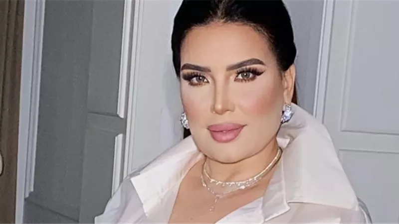 «نشرة هير فاشون»  عبير صبري بالأبيض ومنة فضالي بالكاجوال وميرنا جميل بالجريء