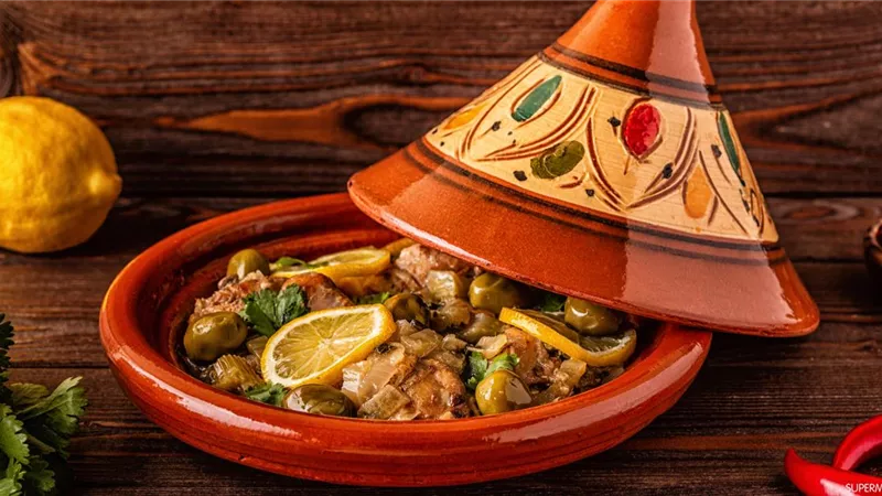 «بخطوات بسيطة» اعملي طاجن الدجاج على الطريقة المغربية