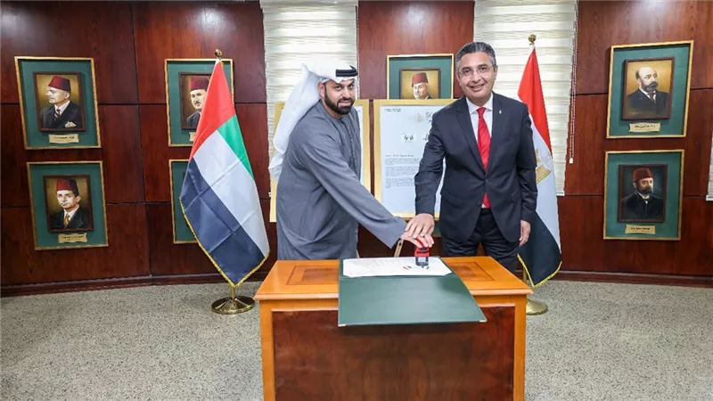 البريد تصدر طابعًا تذكاريًا بمناسبة مرور 50 عامًا على العلاقات المصرية الإماراتية