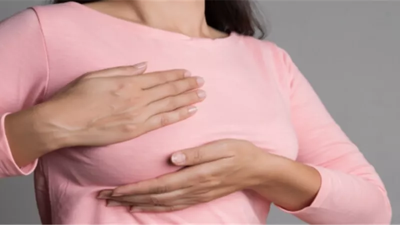 علامات تدل على الإصابة بسرطان الثدي أثناء الرضاعة