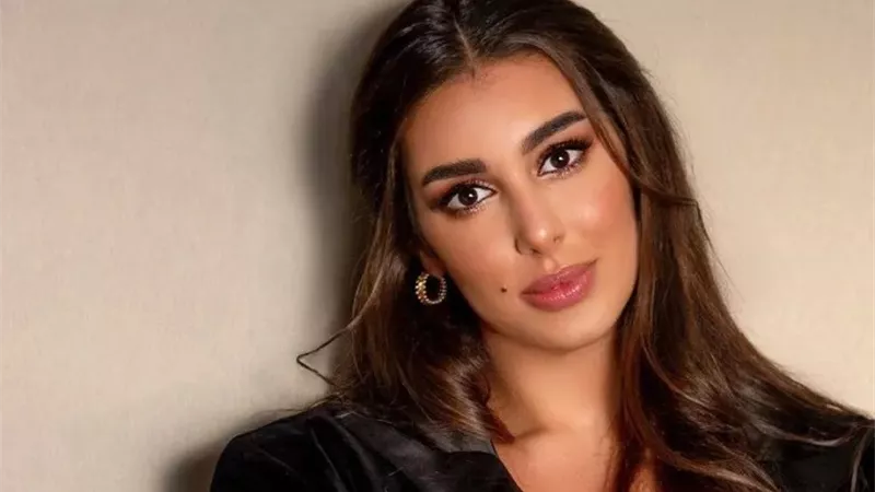 «بفستان صيفي» ياسمين صبري تحتفل بعيد ميلادها