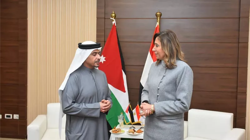 نيفين الكيلاني تحصل على هدية تاريخية