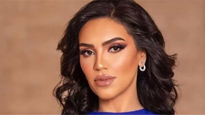 «أبرزهن أنغام ومي كساب» نجمات الفن يؤازرن مي فاروق بعد وفاة والدها