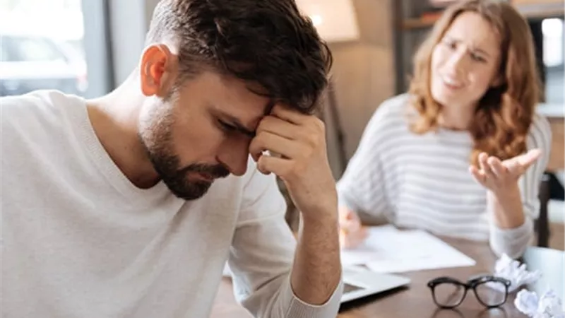 لماذا تقع البنات في حب الرجل التوكسيك؟ أسرار تجعله جذاب