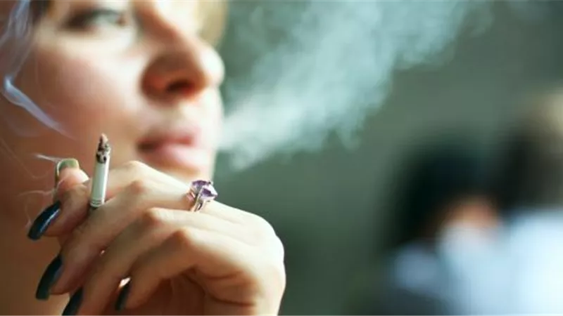 3 طرق طبيعية تساعد المدخنات على تنظيف الرئتين