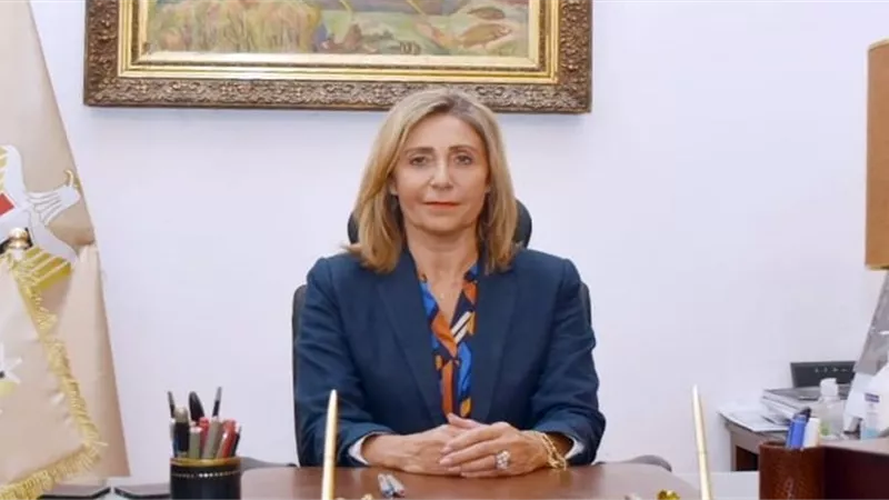 نيفين الكيلاني تشيد بإبداعات أبناء الإسكان «بديل العشوائيات» في معرض الكتاب