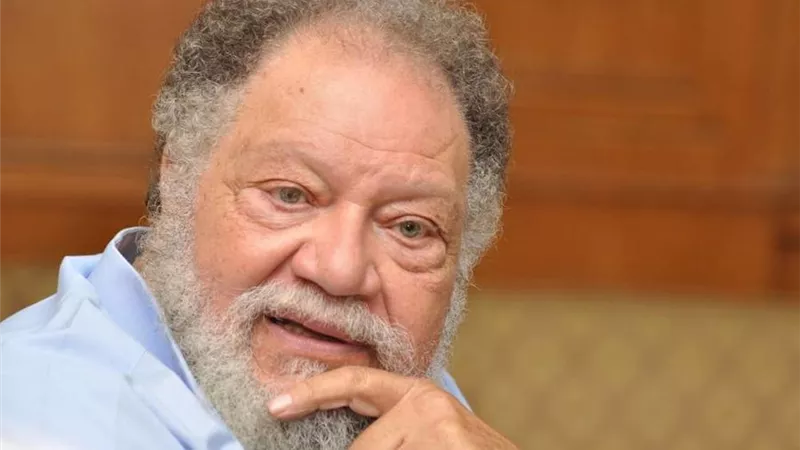 يحيى الفخراني لشيخ الأزهر: ما تفسير «واهجروهن في المضاجع واضربوهن»؟