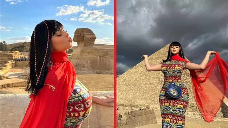 «بقبلة لأبو الهول» عارضة الأزياء ديمي روز توثق زيارتها للأهرامات المصرية
