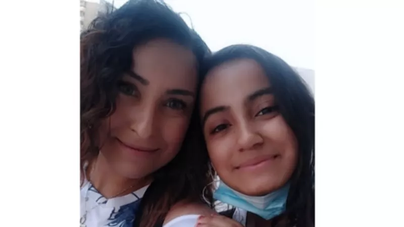 «هير نيوز» تنشر قصص ستات بـ100 ست| ميرا سليم نموذج للتضحية من أجل ابنة شقيقتها الراحلة