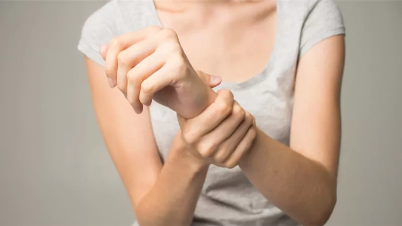 ما هي «الرجفة النفسية» وأعراضها وطرق العلاج؟