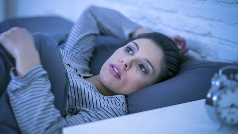 دراسة تحذر: النوم أقل من 6 ساعات يسبب زيادة الوزن