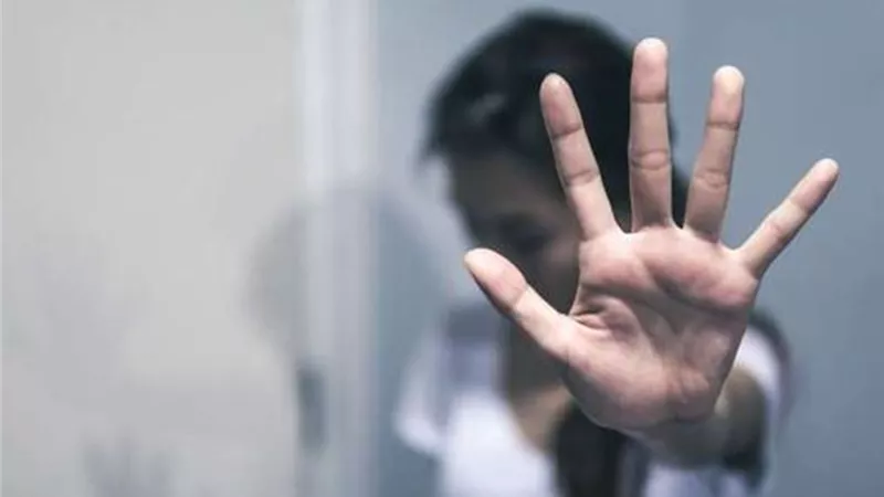 «وحش الشرقية» احتجز زوجته وعذبها والمحكمة تعاقبه بـ40 عامًا