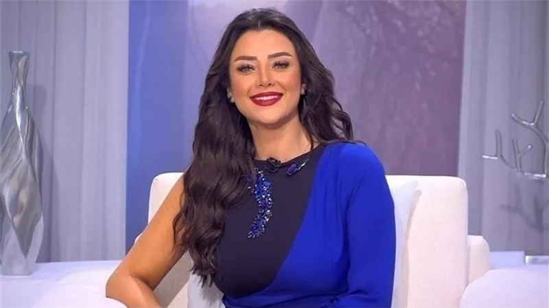 أول رد من رضوى الشربيني على حملة «نص رجالة مصر عاوزة تتجوزها»