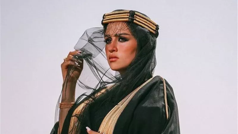 «في يوم التأسيس السعودي» تألقي من وحي أناقة «البلوجرز»
