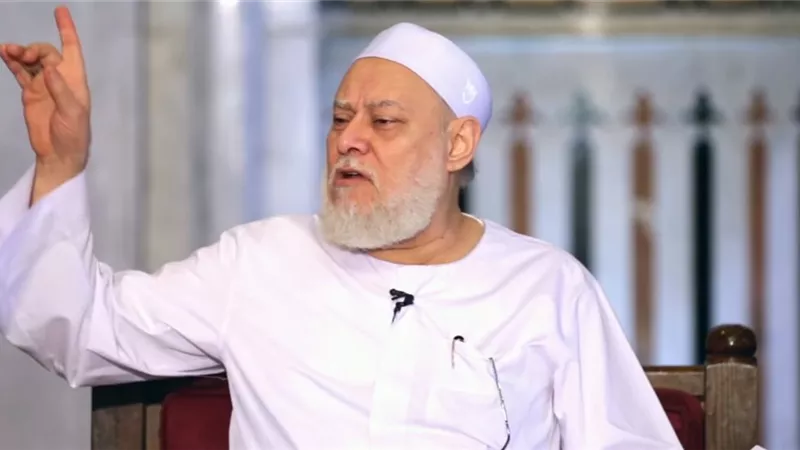 هل يجوز للمرأة إخفاء ما تتصدق به عن زوجها؟ علي جمعة يجيب