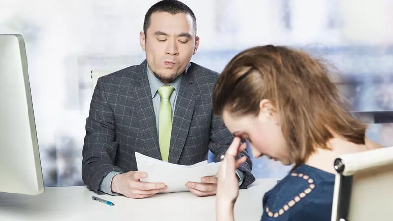 «لو عندك إنترفيو» 4 علامات حمراء تجنبيها أثناء مقابلة العمل أبرزها الغموض