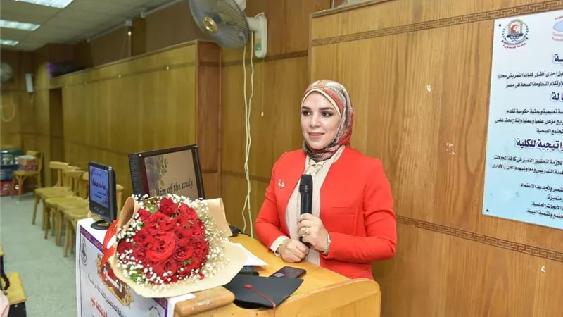 «حسناء عيد» طبيبة بدرجة فنانة تصمم قطع رائعة من الإكسسوارات 
