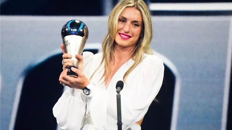 «The Best» ماذا قالت أليكسيا بوتياس بعد فوزها بجائزة أفضل لاعبة بالعالم؟