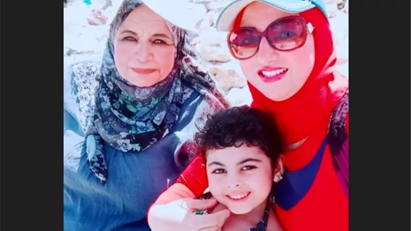 «هير نيوز» تنشر قصص ستات بـ100 ست «المرأة المعيلة».. أيقونة «همسة عتاب» بطلة قصة أبنائها