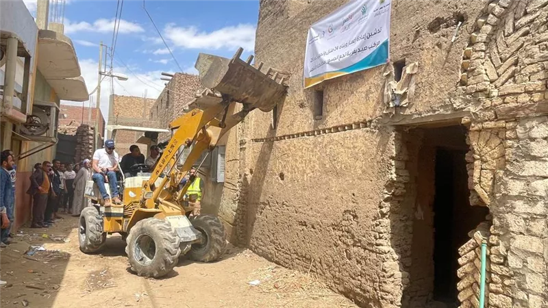 المصرف المتحد وصناع الخير يطلقان أعمال تنمية وتطوير قرية نجع الجسور بالأقصر