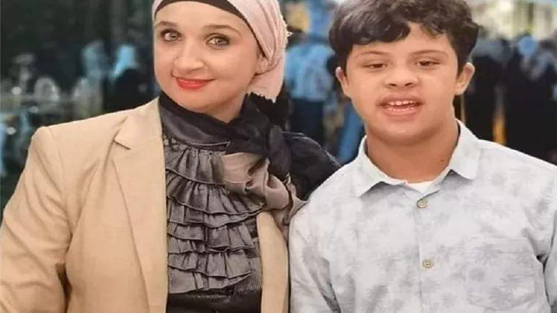 «هير نيوز» تنشر قصص ستات بـ100 ست «المرأة المعيلة».. إيمان تكافح بين متلازمة داون ابنها وسرطان زوجها